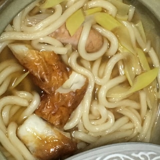 ちくわ、ウィンナー、ねぎの煮込みうどん